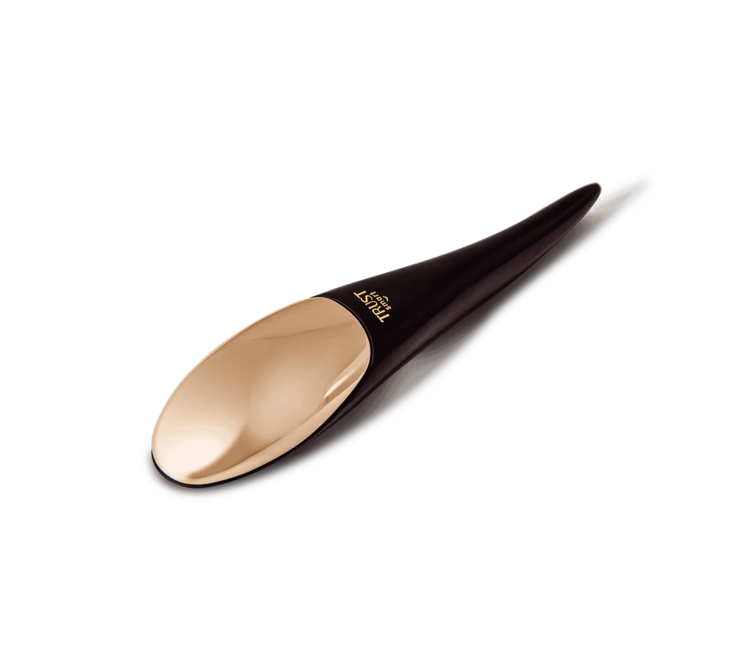 اپلیکاتور کرم خاویار تراست